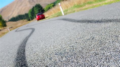 Vehicle skids on gravel (spin) - sound effect