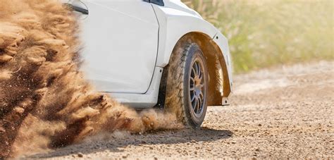 Car slows down on the sand - sound effect