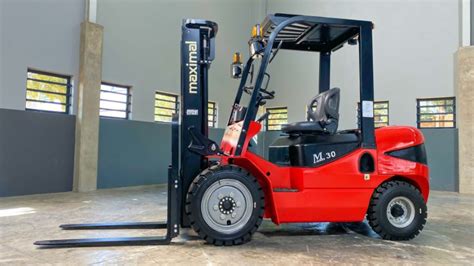 Diesel forklift: load lifting - sound effect