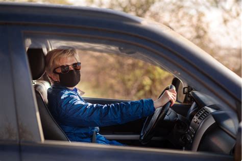 Driving with an open window - sound effect