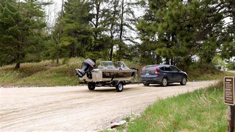 Car pulls up on gravel - sound effect