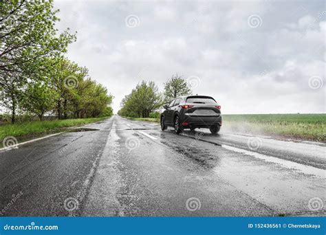 Wet suburban road, truck passing by (3) - sound effect