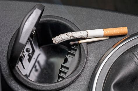 Ashtray in the car: removed and removed - sound effect