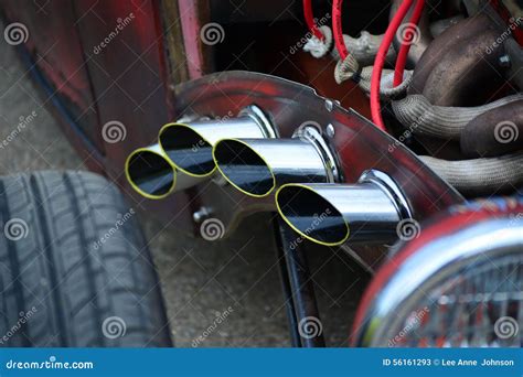 Vintage car, exhaust pipe clicks - sound effect