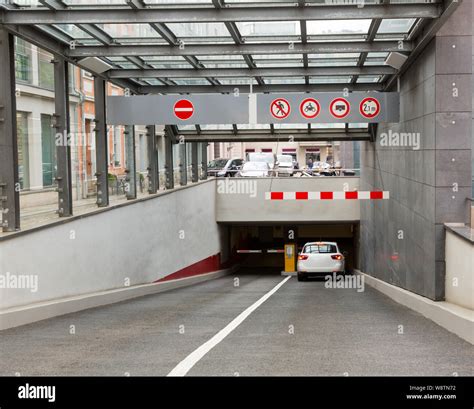 Car doors close in underground parking - sound effect