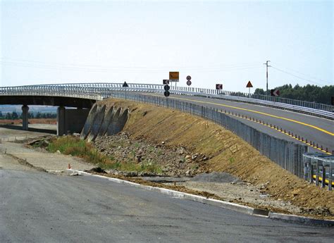 Highway and nearby embankment - sound effect