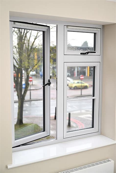 Aluminum window open and close - sound effect