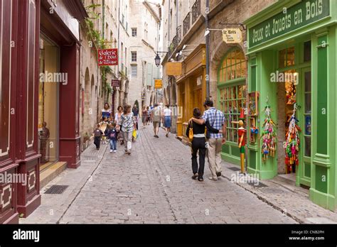 Pedestrian alley - sound effect