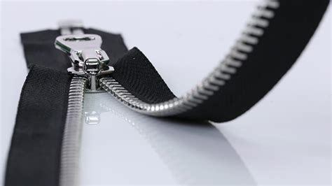 Zipper, fastener (2) - sound effect