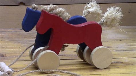 Toy horse galloping - sound effect