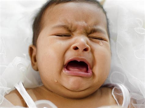 Newborn crying - sound effect