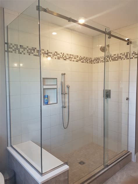 Glass shower door - sound effect