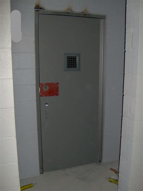 Sound of the prison door