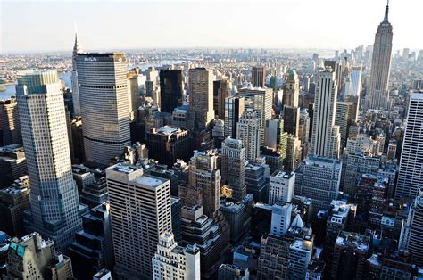 City: traffic, pedestrians walking around, talking - sound effect