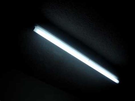 Neon lamp buzzing - sound effect