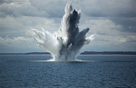 Explosion in the water - sound effect