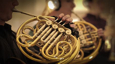French horn sound for battle scene