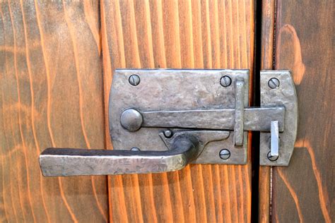 Latch sound effects