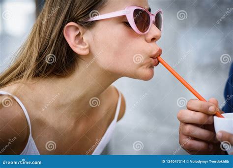 Drinking through a straw, sound of sips