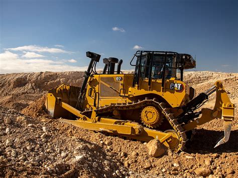 Bulldozer caterpillar d7 at a construction site - sound effect