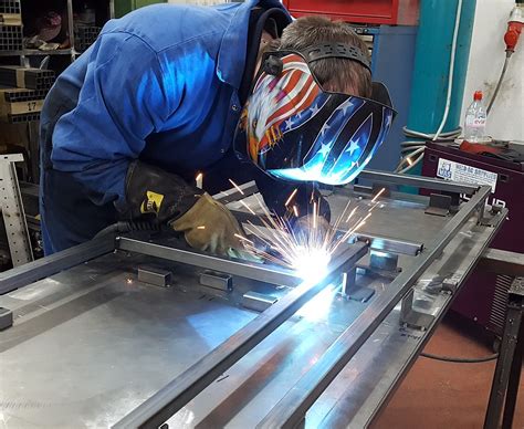 Arc welding, sheet metal fabrication - sound effect