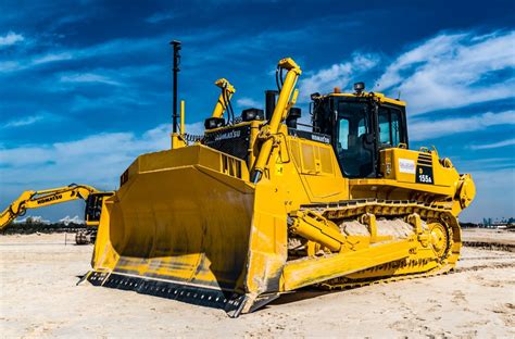 Bulldozer: movement on the ground, creaking caterpillars - sound effect