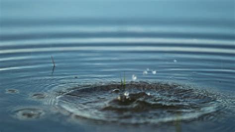 Small stone fell into the water - sound effect