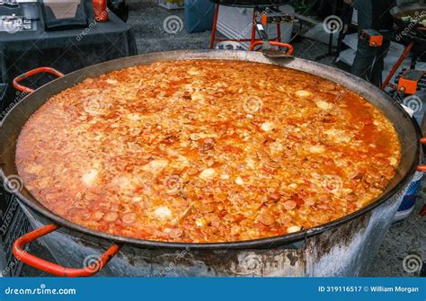 Food bubbling in the pan - sound effect