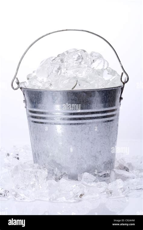 Ice cubes in a bucket - sound effect