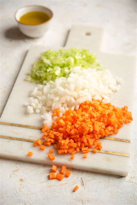 Chopping onions and vegetables - sound effect