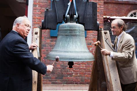 Striking the church bell - sound effect