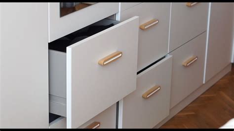 Drawer opens with a creak - sound effect