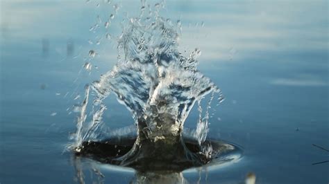 Stones are thrown into the water - sound effect