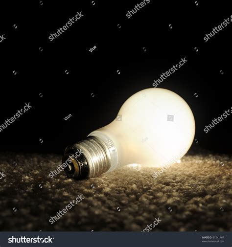 Light bulb is unscrewed - sound effect