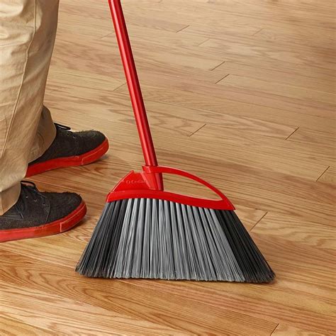Broom, sweeping - sound effect