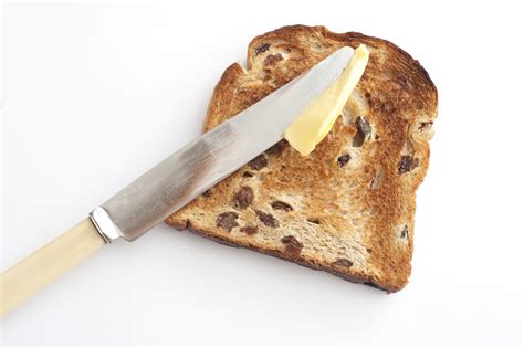Spreading butter on toast - sound effect