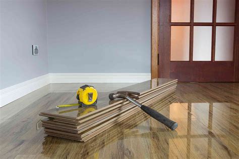 Parquet floor creaks - sound effect