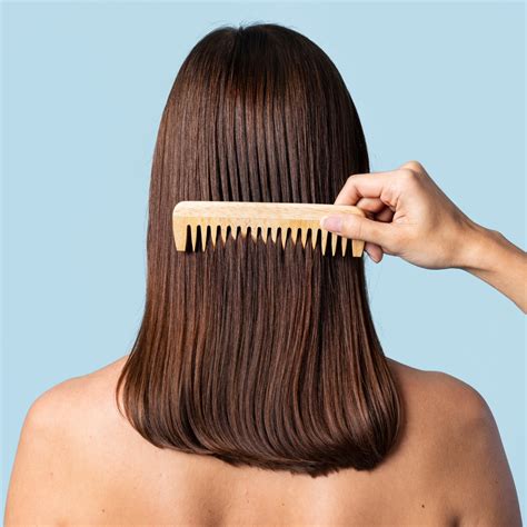 Comb, combing hair - sound effect