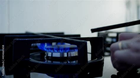 Lighting the stove with a piezo lighter - sound effect