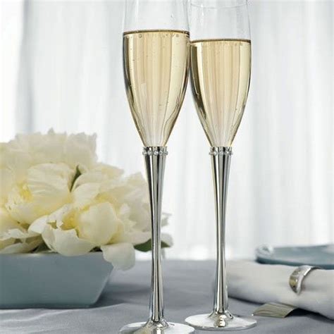 Ringing of a large crystal glass in a toast - sound effect