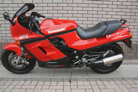 Motorcycle kawasaki gpz 1000, won't start - sound effect