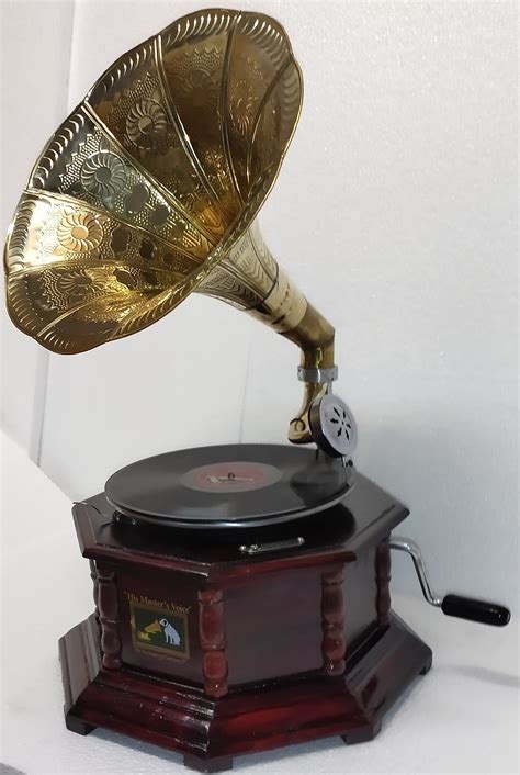 Gramophone, gramophone plays - sound effect