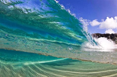 Ocean, strong surf - sound effect