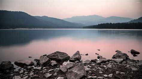 Lake, water breaks on a rocky shore - sound effect