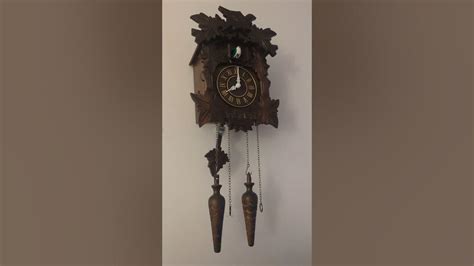 Cuckoo clock strikes 8 times - sound effect