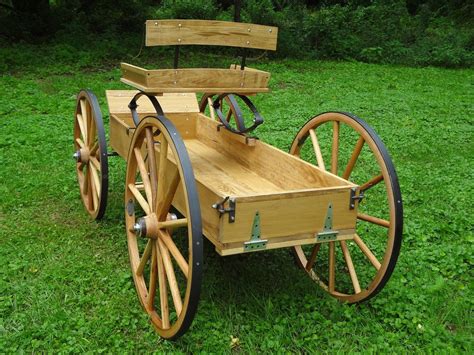 Wagon, wooden cart being pushed - sound effect