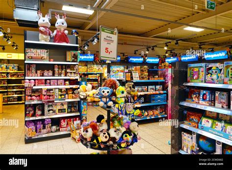 Toy shop, general atmosphere - sound effect